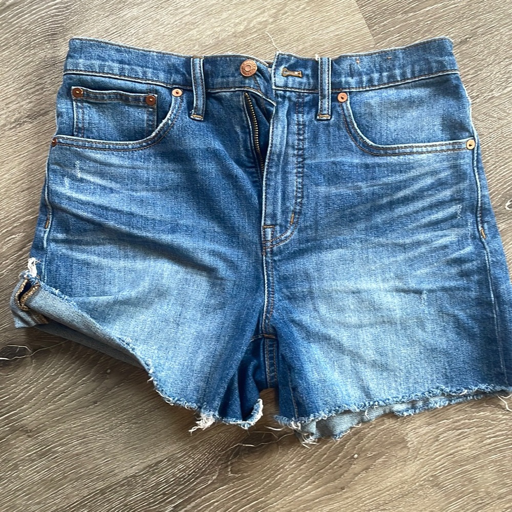 Madewell high waisted shorts. Size 28